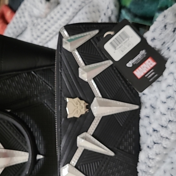 Loungefly black panther wallet and purse new - Picture 8 of 8